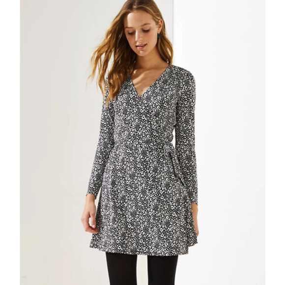 LOFT Dresses & Skirts - Loft Petites Longsleeve Black and White Wrap Dress 00P